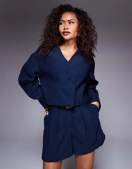 Укороченный текстурированный блейзер темно-синего цвета от ASOS DESIGN - часть комплекта navy