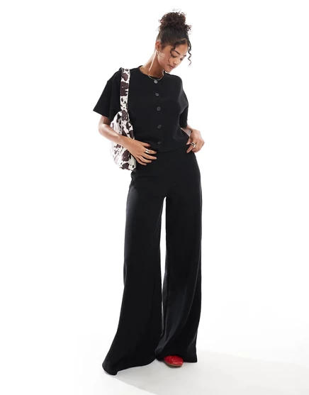 Мягкие брюки в рубчик Miss Selfridge черного цвета black