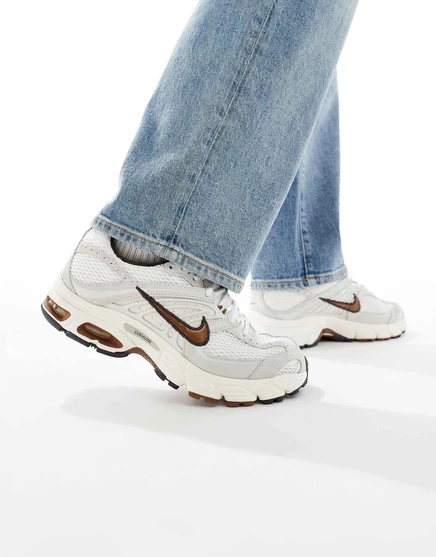 Кроссовки Nike Air Max Moto 2K светло-коричневого цвета brown