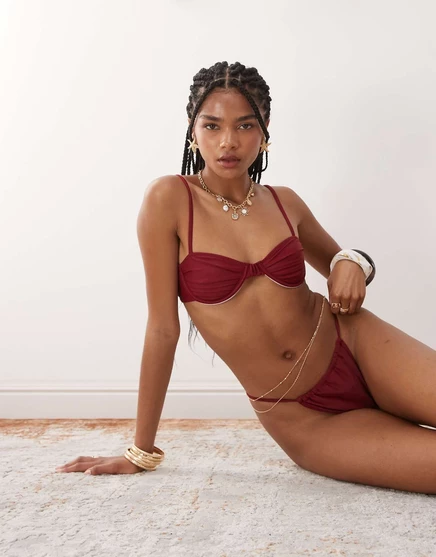 Бордовый топ-бикини Miss Selfridge с оборками на чашечке и узким ремешком в сочетании с другими моделями burgundy