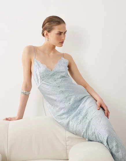 Женское макси-платье ASOS Design с кружевом, светло-голубое