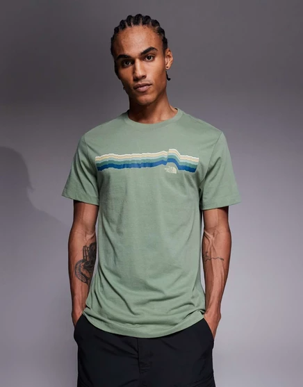Футболка The North Face Evolution Sunrise с принтом спереди и сзади зеленого цвета mid green