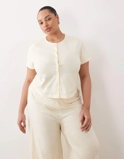 Пижамный кардиган ASOS DESIGN Curve с коротким рукавом и застежкой на пуговицы из сливочного масла buttermilk