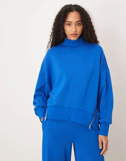 Свитшот ASOS DESIGN из мягкого на ощупь купро с воронкообразным вырезом ярко-синего цвета blue