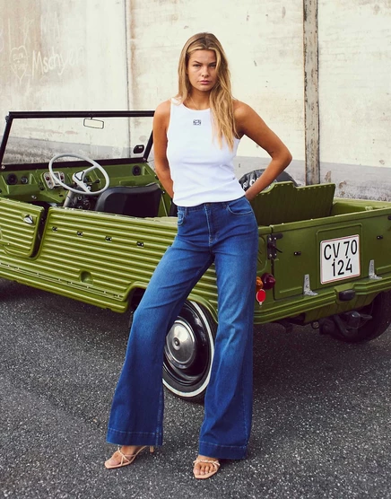 Джинсы-клеш с высокой посадкой Noisy May Roxy темно-синего цвета medium blue denim