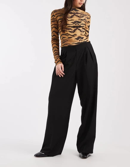 Широкие брюки Vero Moda со складками спереди черного цвета black