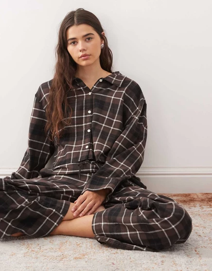 Фланелевая пижамная рубашка Monki в коричневую клетку brown check