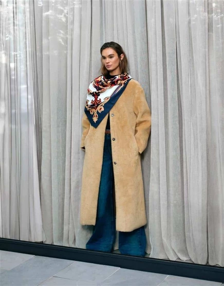 ДИЗАЙНЕРСКОЕ пальто из искусственного меха ASOS DESIGN без воротника в цвете cookie biscuit