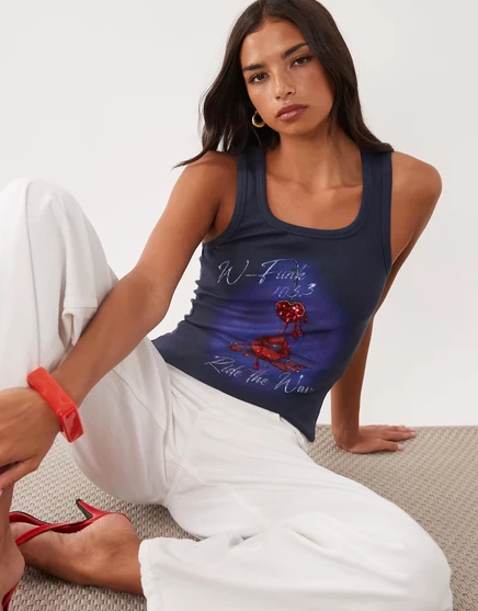 Женская майка ASOS Design в рубчик с принтом губ, черная