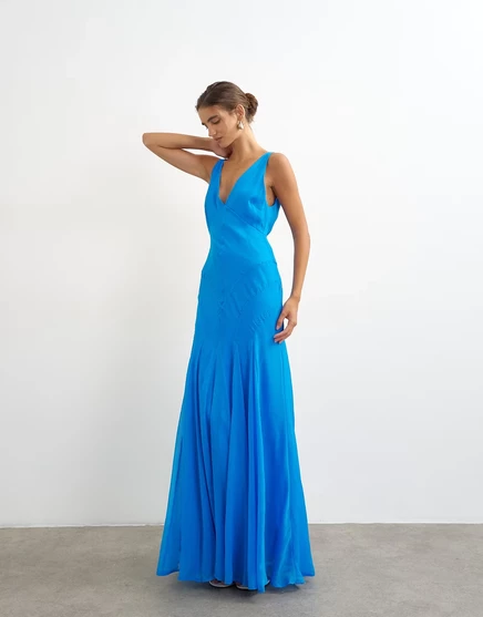 Праздничное платье макси с юбкой со швами от Topshop синего цвета blue