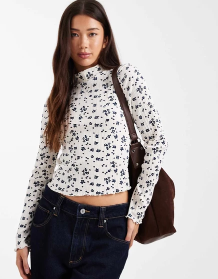 Топ Miss Selfridge в рубчик с высоким вырезом и цветочным принтом ditsy print