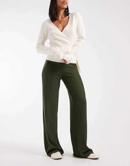 Дизайнерские широкие брюки ASOS из плотного трикотажа в рубчик оливкового цвета olive green
