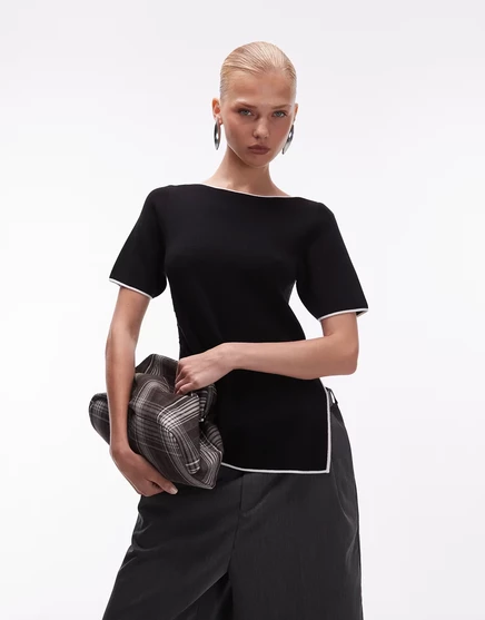 Асимметричная футболка ASOS DESIGN с рюшами по бокам черного цвета и белой окантовкой черного цвета