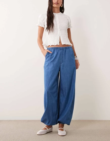 Дизайнерские джинсовые брюки-баллоны ASOS из чистой средней стирки