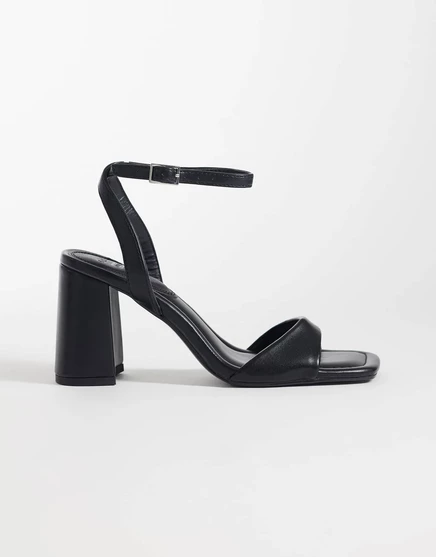 Черные босоножки из искусственной кожи на блочном каблуке ASOS DESIGN Hotel едва там black
