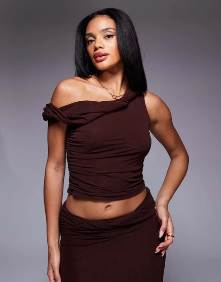 Топ ASOS DESIGN mix &match с закрученными открытыми плечами шоколадного цвета chocolate