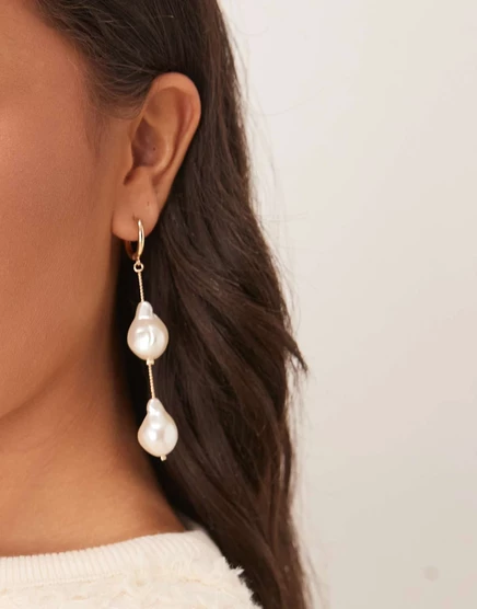 ДИЗАЙНЕРСКИЕ серьги-кольца ASOS с каплями искусственного пресноводного жемчуга золотого оттенка gold