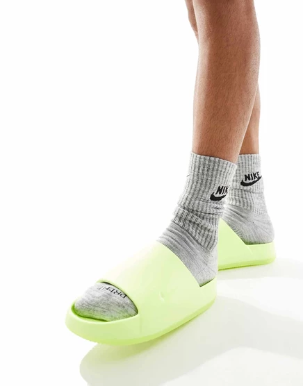 Ярко-зеленые шлепанцы Nike Calm Mule light green