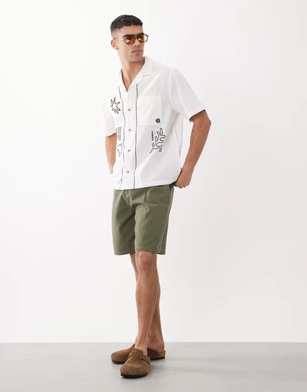 Парусиновые шорты средней длины ASOS DESIGN в складку цвета хаки