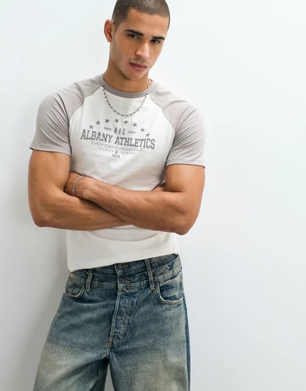 Мужская приталенная футболка ASOS Design с принтом, кремовая