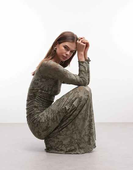 Макси-платье с длинными рукавами и рюшами от ASOS DESIGN devore зеленого цвета хаки khaki