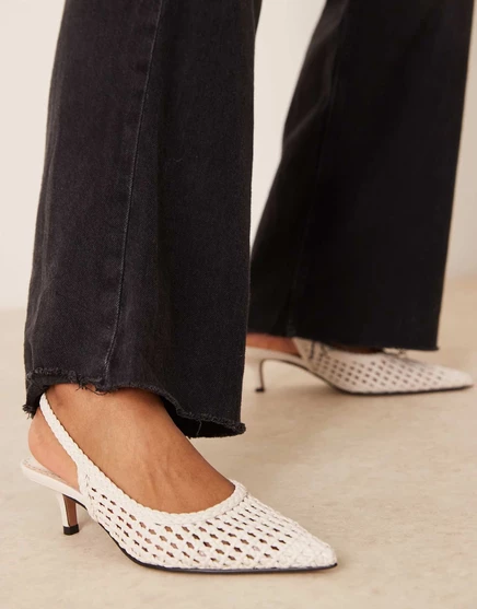 Белые туфли на среднем каблуке с узором ASOS DESIGN Starry weave off-white