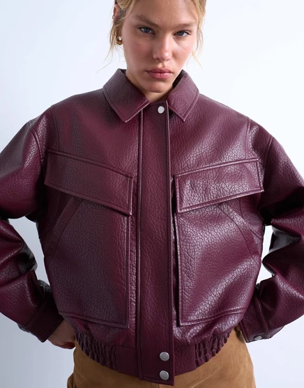 Объемная куртка-бомбер на молнии из искусственной кожи Topshop бордового цвета burgundy