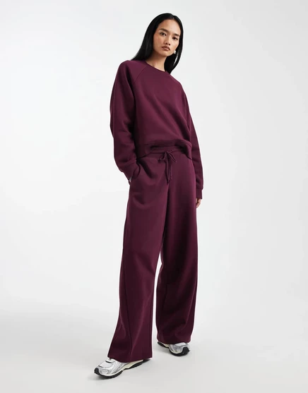 ДИЗАЙНЕРСКИЕ спортивные брюки ASOS с объемными штанинами-бочонками на подкладке и детализированными швами сливового цвета plum