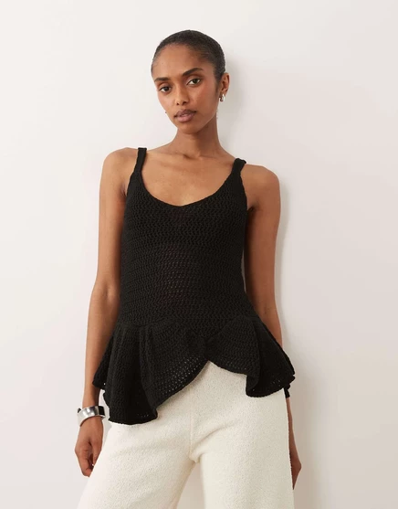 Женский вязаный крючком топ ASOS Design с баской, черный
