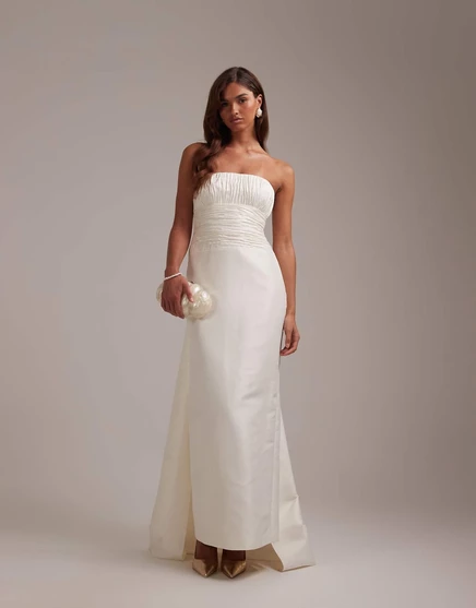 Свадебное платье ASOS DESIGN Bridal с оборками на груди и пышной юбкой-колонной цвета слоновой кости ivory