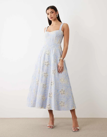 Корсетное миди-платье от Bardot Lilah broderiey синего цвета с цветочным рисунком baby blue в цветочек