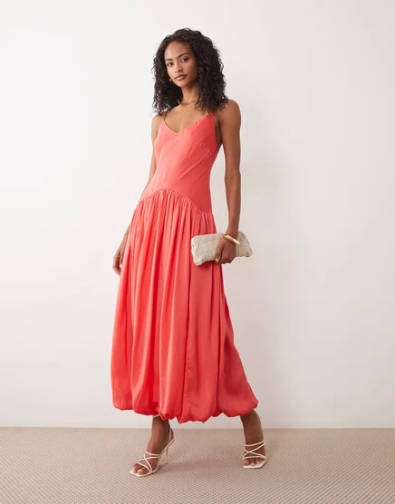 Женское платье ASOS Design сатиновое с оборкой, коралловое