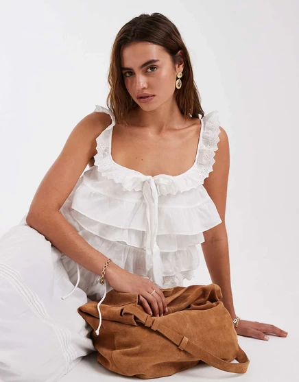 Женская камисоль Vero Moda бохо с кружевом и рюшами, белая