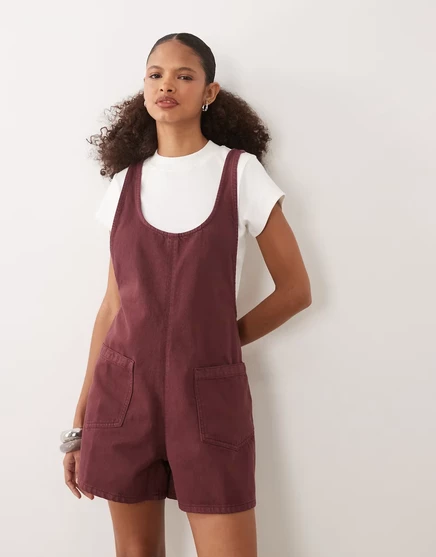 Женский джинсовый ромпер ASOS Design с округлым вырезом и перекрестной спинкой, светло-бордовый