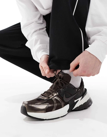 Кроссовки для бега Nike V2K коричневого цвета brown