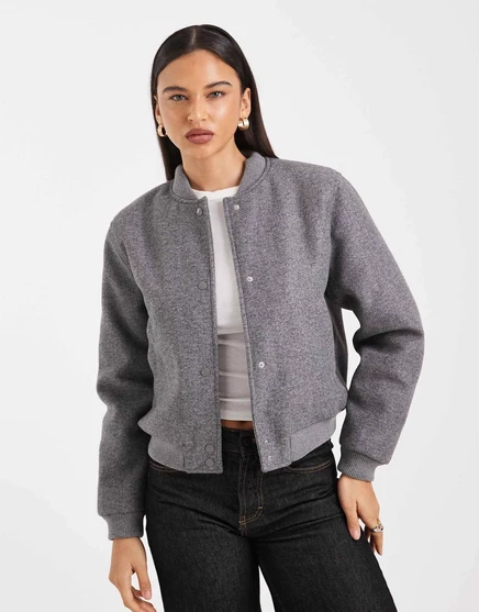 Объемная куртка-бомбер из войлока Vero Moda серого меланжа medium gray melange