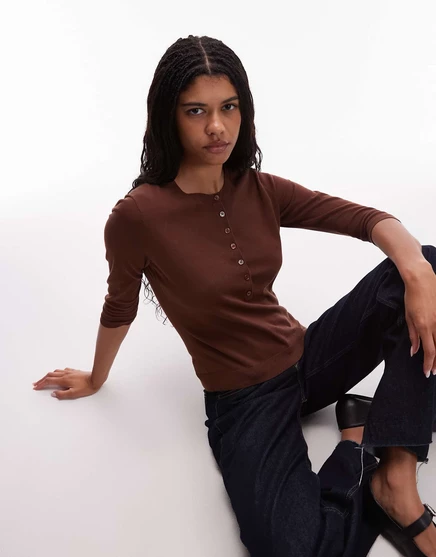 Темно-коричневый вязаный топ henley в рубчик с длинными рукавами dark brown