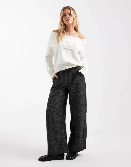 ДИЗАЙНЕРСКИЕ брюки-бочкообразки ASOS в мелкую фактурную клетку с отделкой швов в черно-белом цвете mono