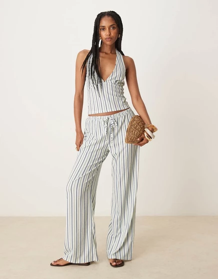 Широкие брюки в тонкую полоску со средней посадкой от ASOS DESIGN цвета слоновой кости - часть комплекта ivory
