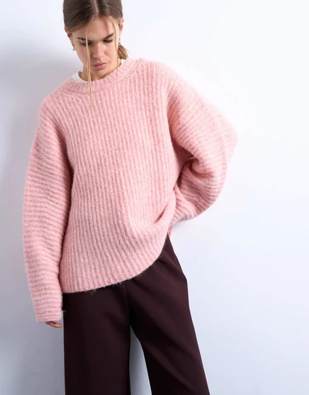 Розовый свитер с воздушными рукавами из ребристой вязки Topshop розового цвета pink