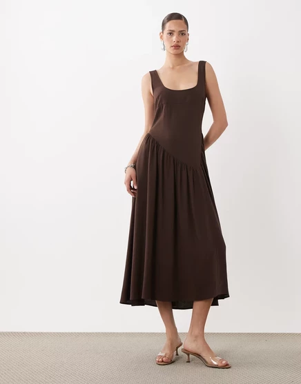 Женское макси-платье ASOS Design заниженной талией, шоколадное