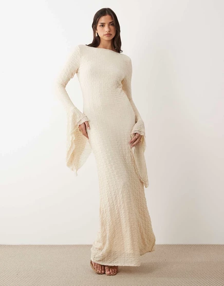Женское макси-платье ASOS Design с сеткой и рюшами, кремовое