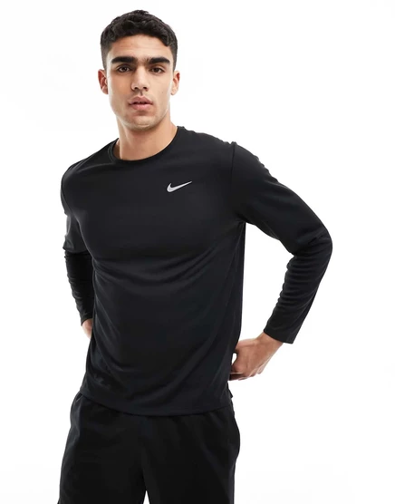 Черная футболка с длинными рукавами Nike Running Dri-FIT Miler  black