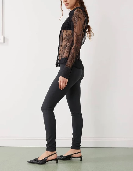 Брюки Monki stretch slim fit черного цвета, сшитые на заказ black