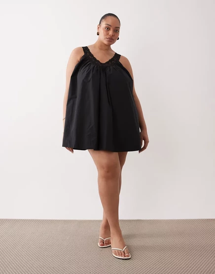 Женское мини-платье ASOS Curve с V-вырезом и кружевом, черное
