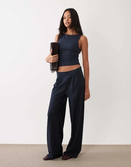 Женские плиссированные брюки ASOS Design, синяя полоска