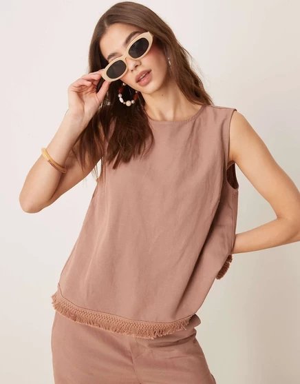 ДИЗАЙНЕРСКИЙ топ-ракушка из льняной смеси ASOS с бахромой по низу цвета мокко - часть комплекта mocha