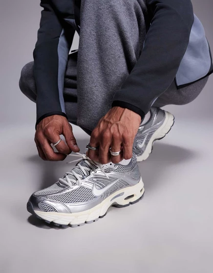 Мужские кроссовки Nike Air Max Moto 2K, серебристые