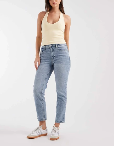Укороченные джинсы зауженного кроя Vero Moda Rosie стрейч светло-голубого цвета с эффектом стирки light blue denim