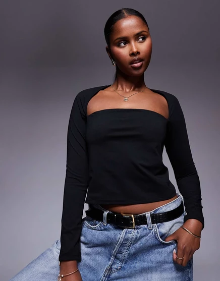 Черный топ с длинными рукавами и округлым вырезом горловины от ASOS DESIGN shrug, выполненный в черном цвете black